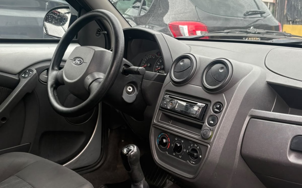 imagem-https://www.socarrao.com.br/sc-vehicle-images-prod/4356409/1792012746633-MjIwNTBiZTktM2ViZC00Y2M2LThkY2MtNGRhZTJjNWNkNTIwLmpwZWc.jpeg