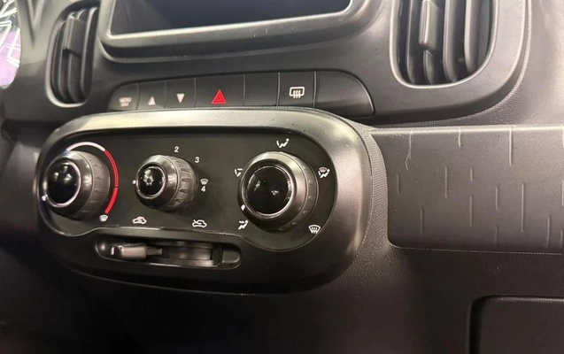 imagem-https://www.socarrao.com.br/sc-vehicle-images-prod/4356418/1792012942046-8420061_13_B_5263a4cae1.jpeg