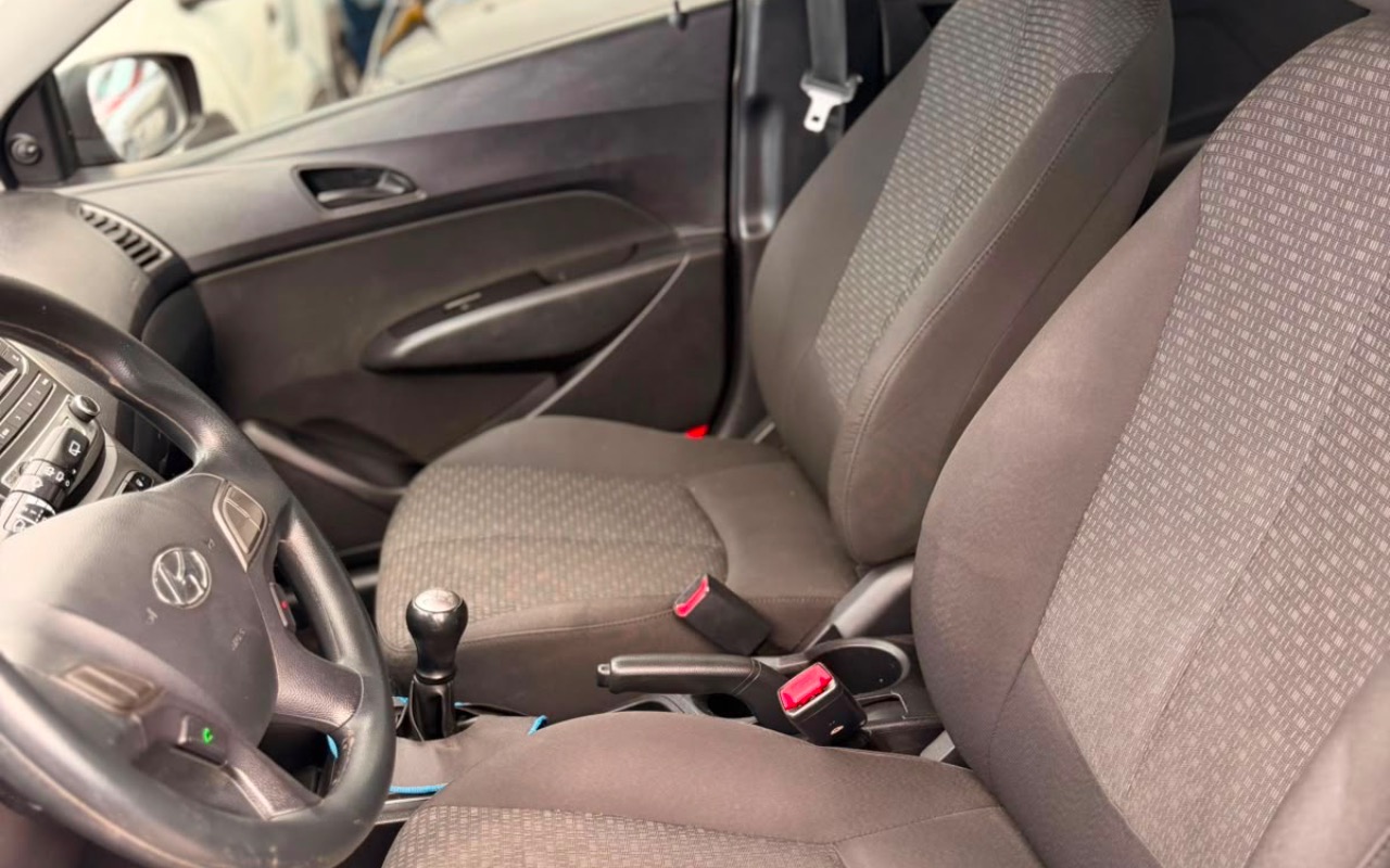 imagem-https://www.socarrao.com.br/sc-vehicle-images-prod/4356429/1792013176021-Y2YyYjNkZGUtYWQ5Yi00MDYyLWIwZTktNzZhN2NhY2E3YjZjLmpwZWc.jpeg