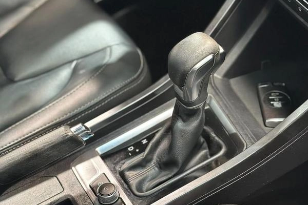 imagem-https://www.socarrao.com.br/sc-vehicle-images-prod/4356916/1792779045801-8570653_4_B_20c7703f81.jpeg