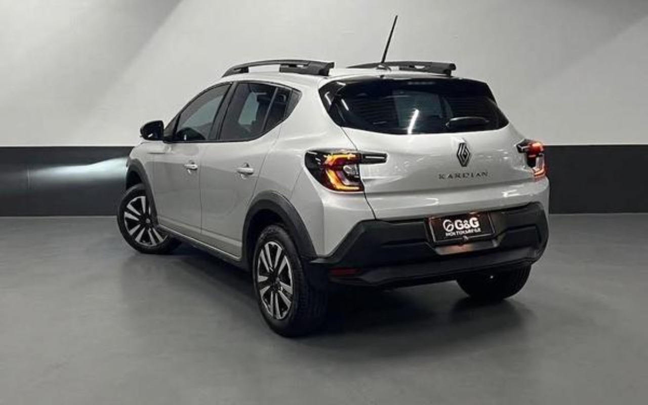 imagem-https://www.socarrao.com.br/sc-vehicle-images-prod/4357088/1792017645248-ODUyNzIxN182X0JfNDZmZGU3OWRhMS5qcGVn.jpeg
