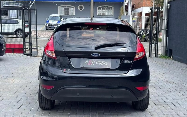 imagem-https://www.socarrao.com.br/sc-vehicle-images-prod/4357162/1792018058465-8563614_6_B_84a77fc955.jpeg
