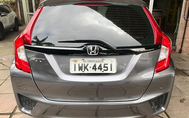 imagem-https://www.socarrao.com.br/sc-vehicle-images-prod/4357842/1792096334869-IwmG1to03hZJkhIgJUrsmBCXWjYWbUkY.jpg