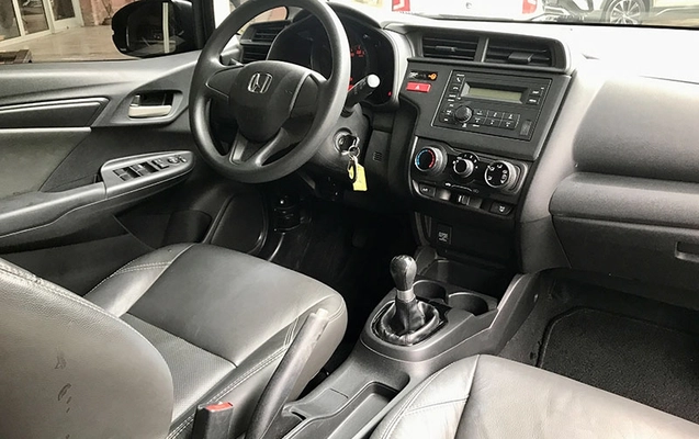 imagem-https://www.socarrao.com.br/sc-vehicle-images-prod/4357842/1792096334873-uyOzxUhVUQZE2i07nWGbMK69YtokPREf.jpg