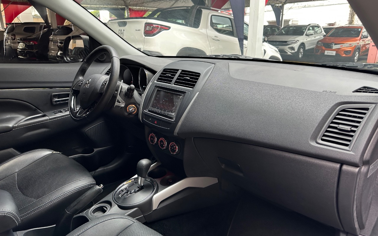 imagem-https://www.socarrao.com.br/sc-vehicle-images-prod/4357923/1792026481147-SU1HXzE0MTguanBlZw.jpeg