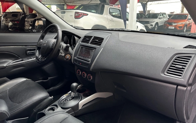 imagem-https://www.socarrao.com.br/sc-vehicle-images-prod/4357923/1792026481147-SU1HXzE0MTguanBlZw.jpeg