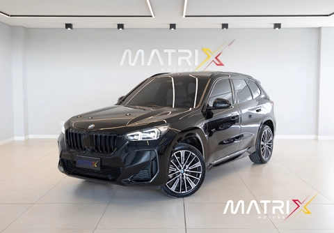 Bmw X1 2024 Preto — foto 1 de 3
