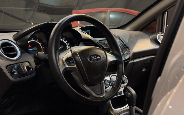 imagem-https://www.socarrao.com.br/sc-vehicle-images-prod/4361562/1792064359811-1_103239.jpg