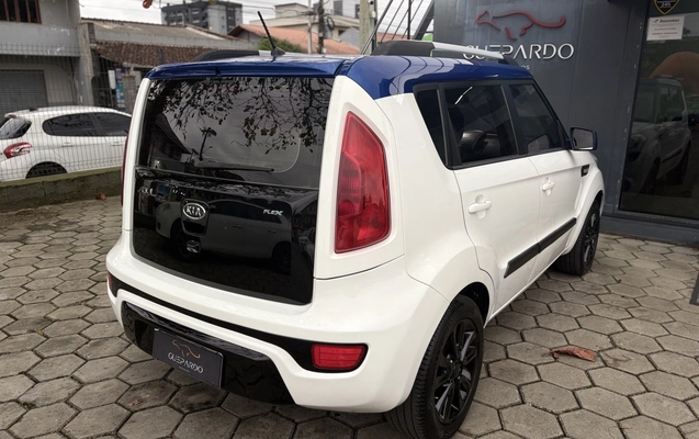 imagem-https://www.socarrao.com.br/sc-vehicle-images-prod/4361569/1792064778713-1_083244.jpg