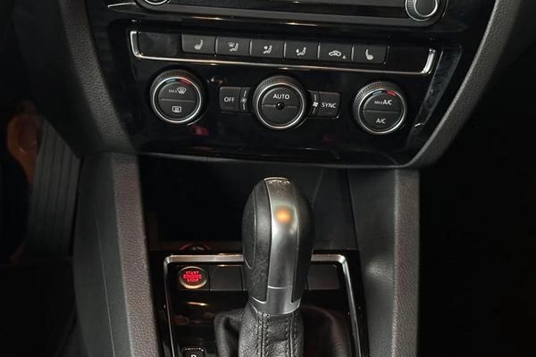 imagem-https://www.socarrao.com.br/sc-vehicle-images-prod/4361598/1792066522868-8572027_18_B_94479e37e8.jpeg