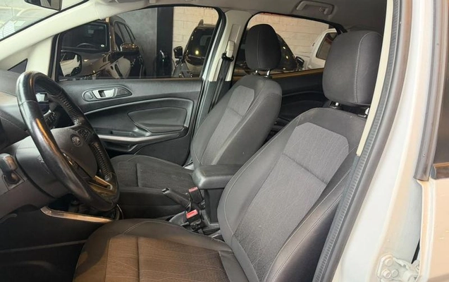 imagem-https://www.socarrao.com.br/sc-vehicle-images-prod/4361707/1792066904167-8572080_1_B_b5a9cb42e7.jpeg