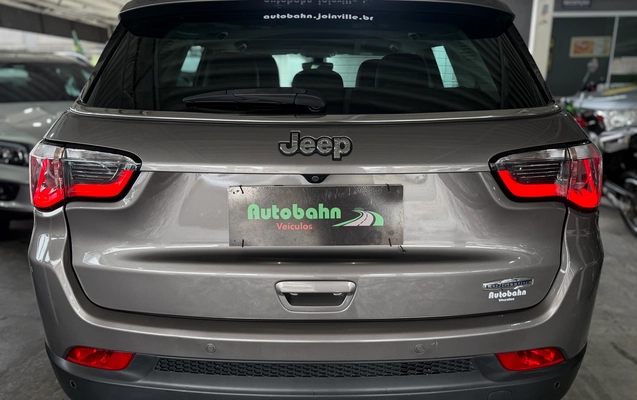 imagem-https://www.socarrao.com.br/sc-vehicle-images-prod/4361777/1792068364998-8853c2e1-b67f-47fe-8cc2-183b186eae64.jpg