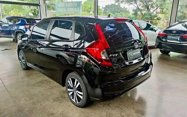 imagem-https://www.socarrao.com.br/sc-vehicle-images-prod/4361792/1792418087821-8572186_4_B_50319dd95a.jpeg