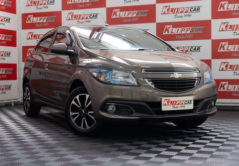 Chevrolet Onix 2014 Cinza — foto 1 de 3
