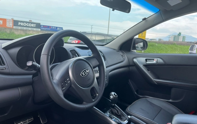 imagem-https://www.socarrao.com.br/sc-vehicle-images-prod/4361859/1792094628526-5a880f1987a4472b9b95da1999ea1b0a_1792090471677.jpg