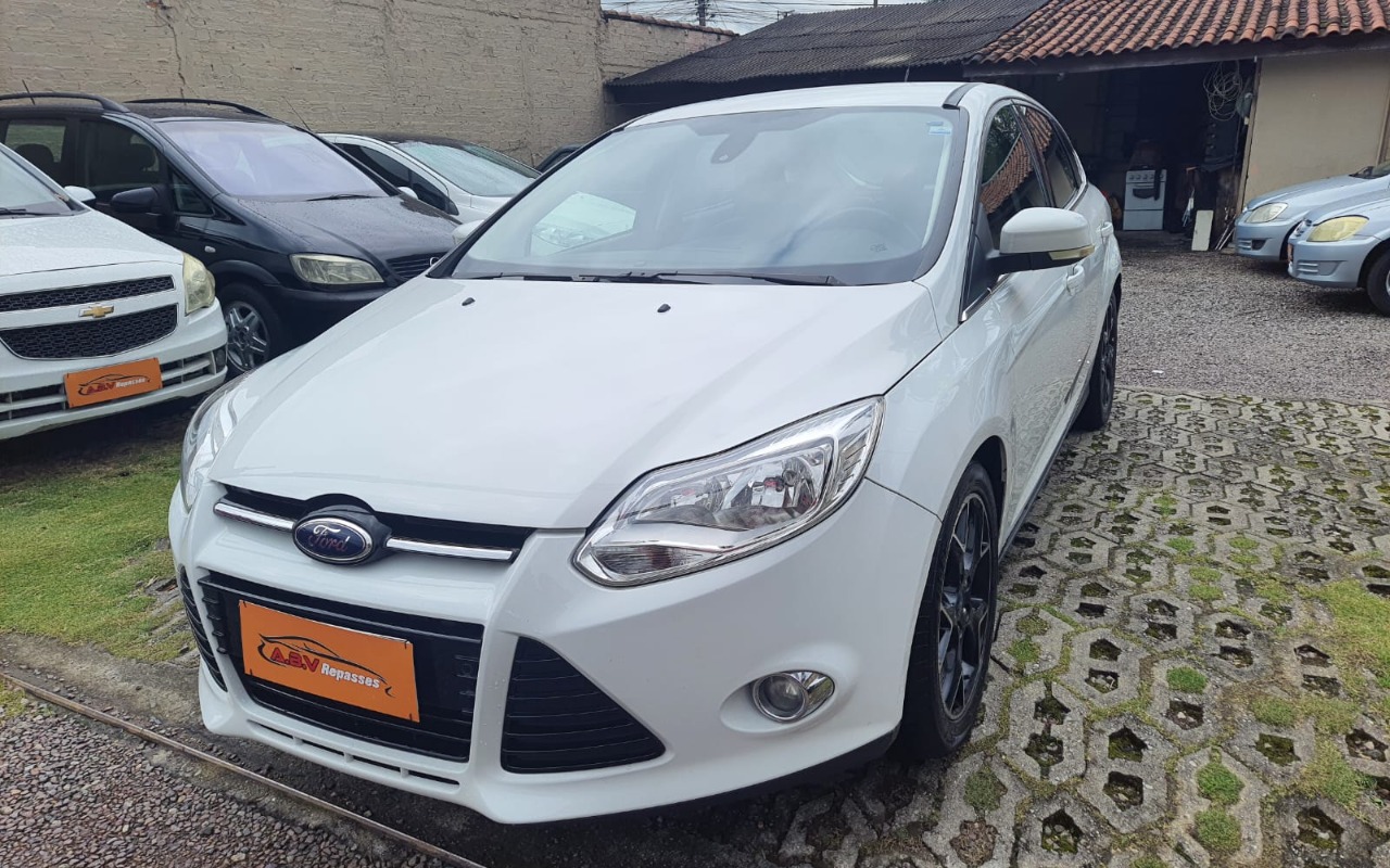 Ford Focus 2014 Branco — foto 1 de 3