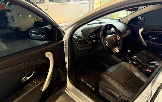 imagem-https://www.socarrao.com.br/sc-vehicle-images-prod/4361928/1792071225374-8561512_6_B_b546bb0d99.jpeg