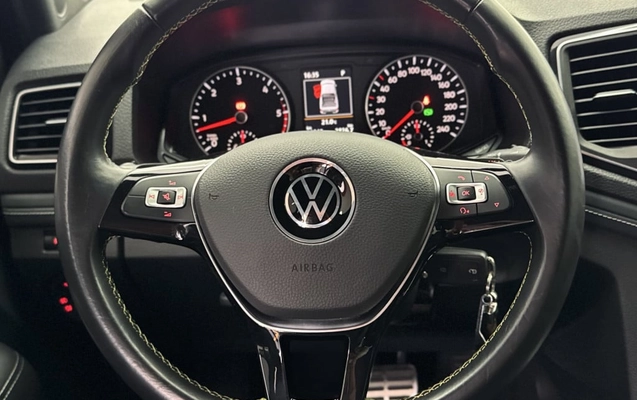 imagem-https://www.socarrao.com.br/sc-vehicle-images-prod/4361936/1792071375865-vehicle_image_1792070943_6cbab21e098489759ec98755bcea7675.jpeg