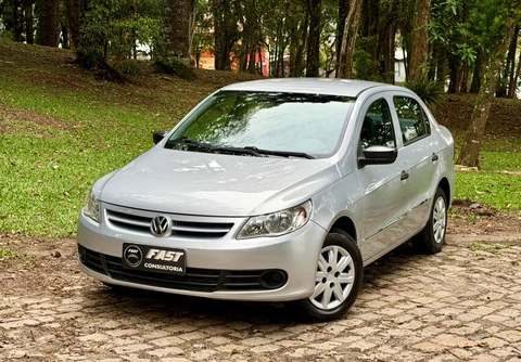 Volkswagen Voyage 2011 Prata — foto 1 de 3