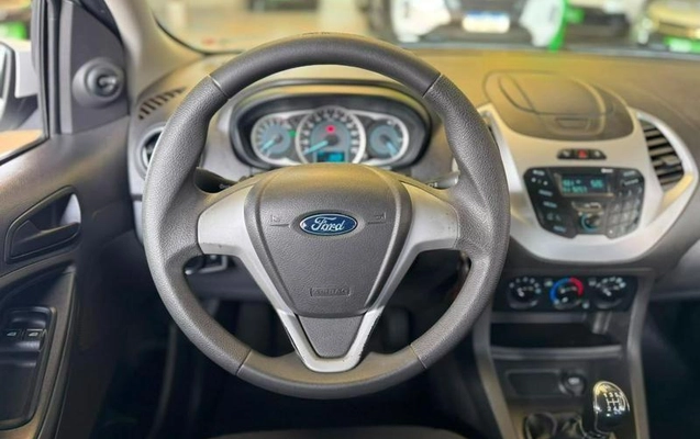 imagem-https://www.socarrao.com.br/sc-vehicle-images-prod/4362142/1792425143697-8566490_8_B_c4bb938d12.jpeg