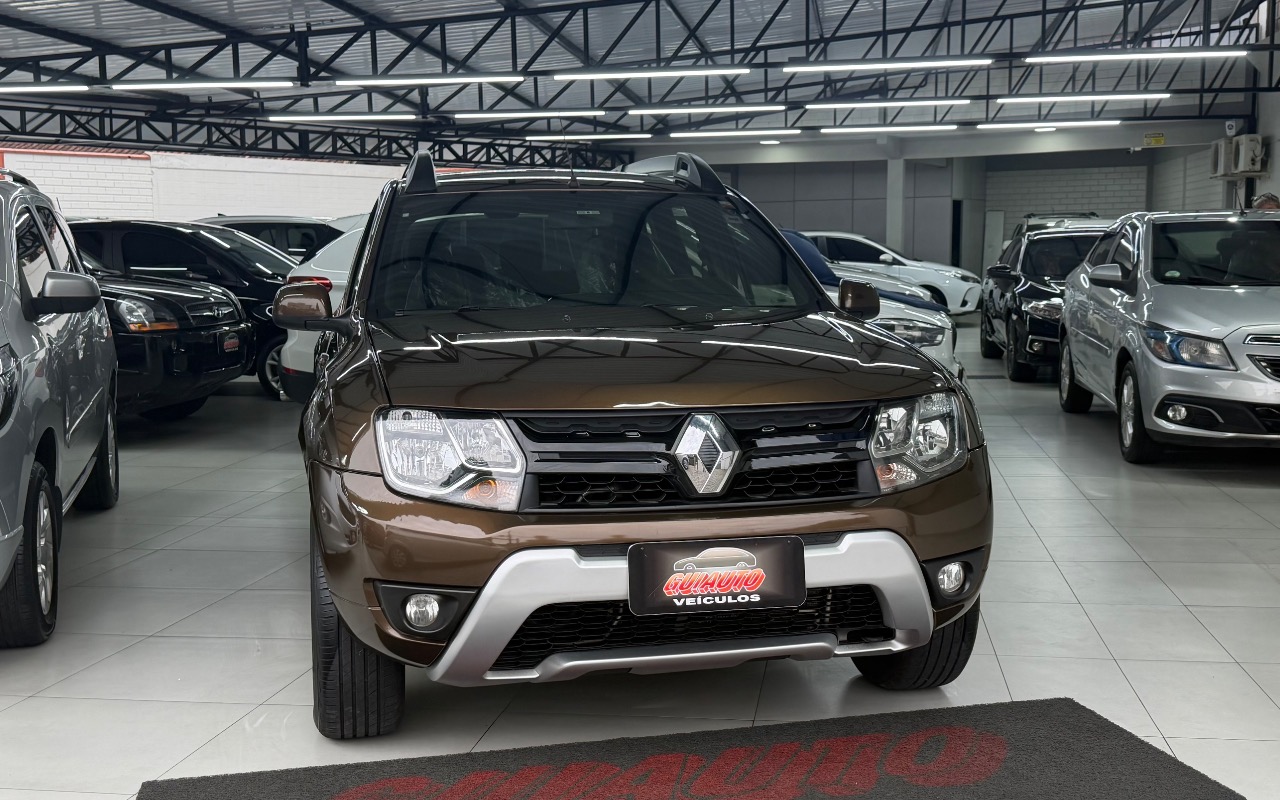 Renault Duster 2016 Marrom — foto 1 de 3
