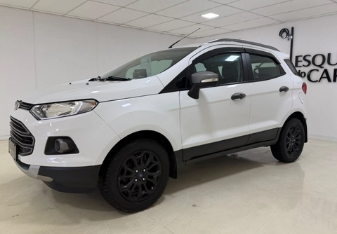 Ford EcoSport 2015 Branco — foto 1 de 3