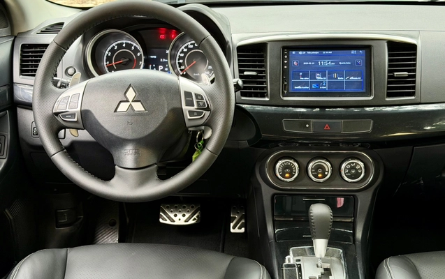 imagem-https://www.socarrao.com.br/sc-vehicle-images-prod/4362220/1792074108649-ea8c0ee9-a93d-4370-a11c-651f0bb259a6.jpg