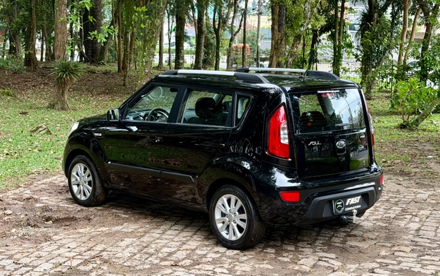 imagem-https://www.socarrao.com.br/sc-vehicle-images-prod/4362221/1792074114437-26e7f2cf-9a18-47f2-aeb2-bef28231c8dc.jpg