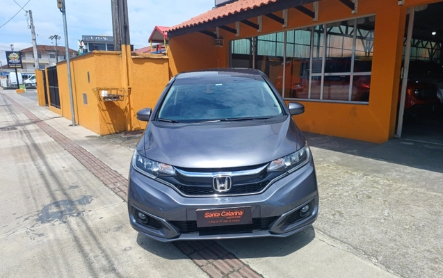 imagem-https://www.socarrao.com.br/sc-vehicle-images-prod/4362260/1792086327181-app-photos-Vu2RMxuiq9P3jxqGycoSMqwA2ie777bV.jpg