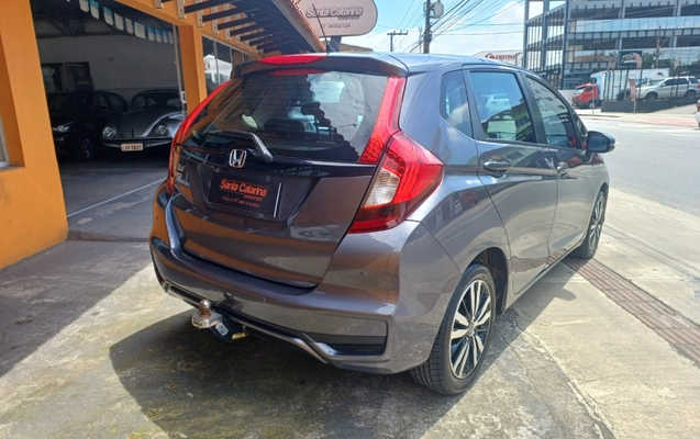imagem-https://www.socarrao.com.br/sc-vehicle-images-prod/4362260/1792086327187-app-photos-FhvIx1qf5w4bOhdKwjgsjb2IVfEhELDg.jpg