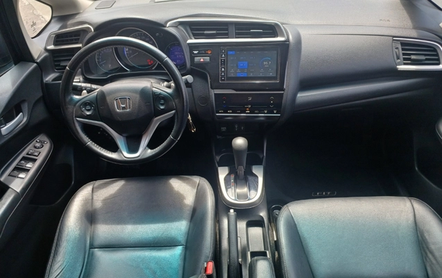 imagem-https://www.socarrao.com.br/sc-vehicle-images-prod/4362260/1792086327206-app-photos-1L0LNR0d5FcVW5PpJGCftk65LrnCmPx0.jpg