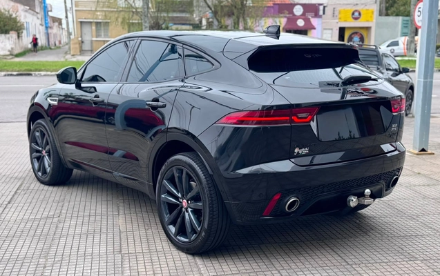 imagem-https://www.socarrao.com.br/sc-vehicle-images-prod/4362263/1792074517281-5e92cf74e9ac4521909732411358951b_1792074462126.jpg