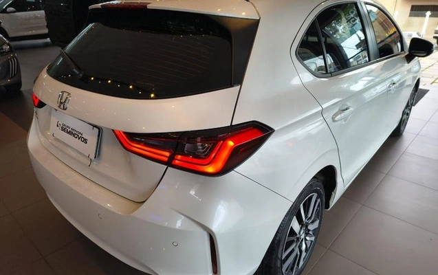 imagem-https://www.socarrao.com.br/sc-vehicle-images-prod/4362266/1792074650199-8543213_10_B_6cdbbfa518.jpeg