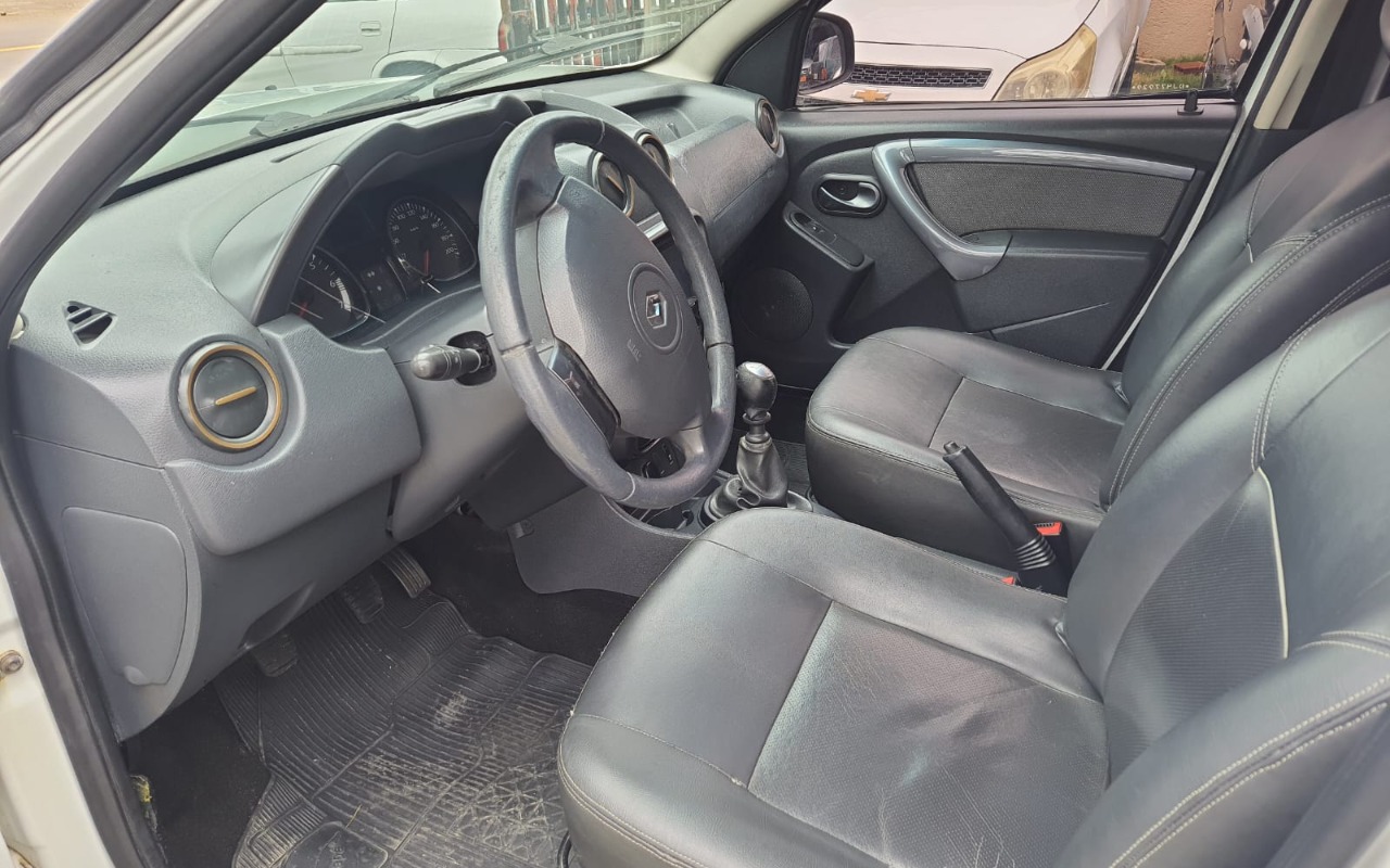 imagem-https://www.socarrao.com.br/sc-vehicle-images-prod/4362316/1792075031489-V2hhdHNBcHAgSW1hZ2UgMjAyNi0xMC0xNSBhdCAxMS4wMi40NCAoMSkuanBlZw.jpeg