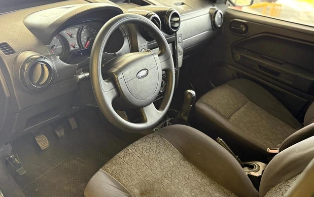 imagem-https://www.socarrao.com.br/sc-vehicle-images-prod/4362356/1792088897115-7996532_9_B_826b561d37.jpeg