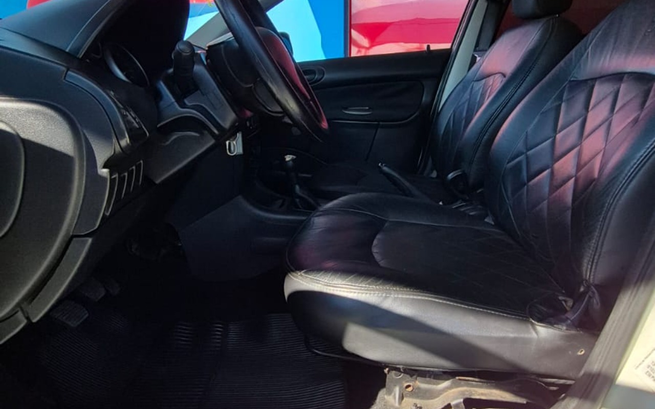 imagem-https://www.socarrao.com.br/sc-vehicle-images-prod/4362368/1792075675267-V2hhdHNBcHAgSW1hZ2UgMjAyNi0wNS0yNiBhdCAxMS4wOS41Ni5qcGVn.jpeg