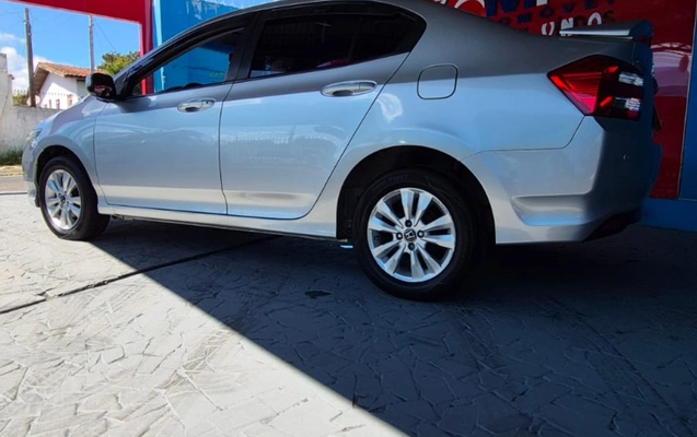imagem-https://www.socarrao.com.br/sc-vehicle-images-prod/4362409/1792076212341-V2hhdHNBcHAgSW1hZ2UgMjAyNi0wNS0yNiBhdCAxMS4wMi4xMyAoMSkuanBlZw.jpeg