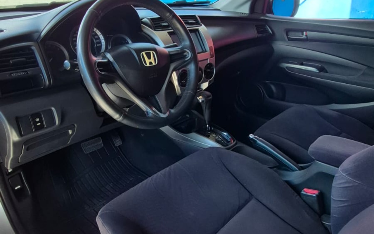 imagem-https://www.socarrao.com.br/sc-vehicle-images-prod/4362409/1792076212468-V2hhdHNBcHAgSW1hZ2UgMjAyNi0wNS0yNiBhdCAxMS4wMi4xMyAoMykuanBlZw.jpeg