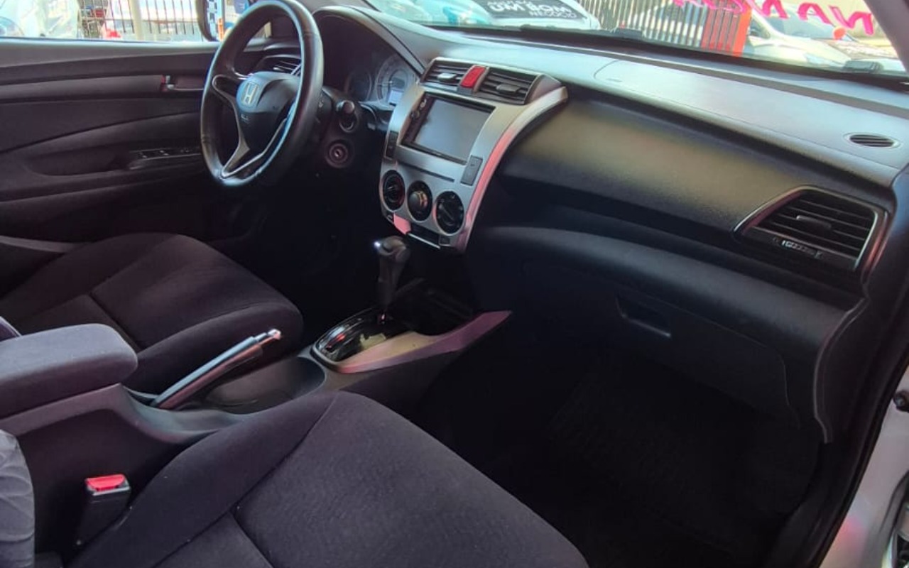 imagem-https://www.socarrao.com.br/sc-vehicle-images-prod/4362409/1792076212533-V2hhdHNBcHAgSW1hZ2UgMjAyNi0wNS0yNiBhdCAxMS4wMi4xMyAoNCkuanBlZw.jpeg