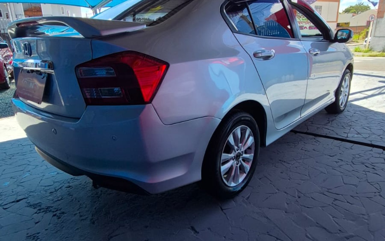 imagem-https://www.socarrao.com.br/sc-vehicle-images-prod/4362409/1792076212594-V2hhdHNBcHAgSW1hZ2UgMjAyNi0wNS0yNiBhdCAxMS4wMi4xMy5qcGVn.jpeg