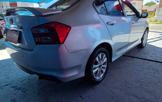 imagem-https://www.socarrao.com.br/sc-vehicle-images-prod/4362409/1792076212594-V2hhdHNBcHAgSW1hZ2UgMjAyNi0wNS0yNiBhdCAxMS4wMi4xMy5qcGVn.jpeg
