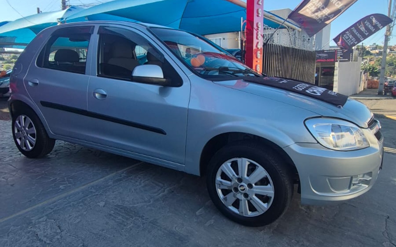 Chevrolet Celta 2012 Prata — foto 1 de 3
