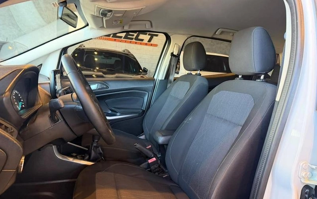 imagem-https://www.socarrao.com.br/sc-vehicle-images-prod/4362496/1792440117483-8572312_1_B_3222e0f81e.jpeg