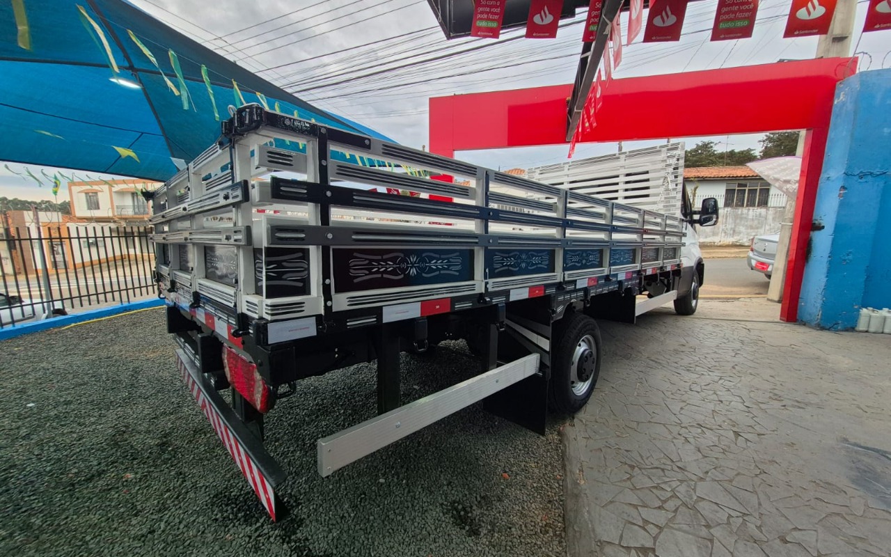 imagem-https://www.socarrao.com.br/sc-vehicle-images-prod/4362714/1792078658467-V2hhdHNBcHAgSW1hZ2UgMjAyNi0wNy0yMiBhdCAxMC4xOS4xMCAoMikuanBlZw.jpeg