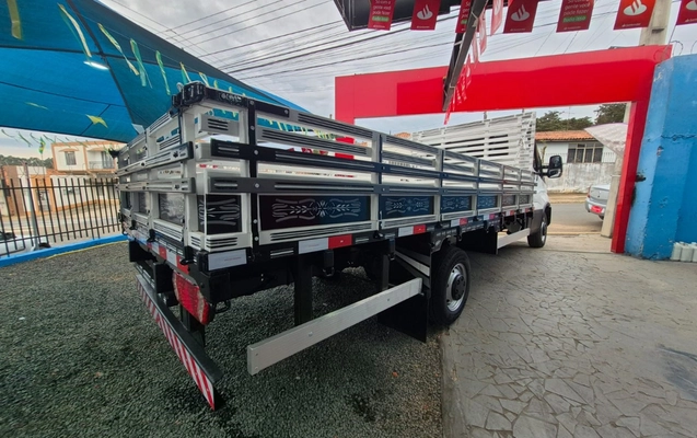 imagem-https://www.socarrao.com.br/sc-vehicle-images-prod/4362714/1792078658467-V2hhdHNBcHAgSW1hZ2UgMjAyNi0wNy0yMiBhdCAxMC4xOS4xMCAoMikuanBlZw.jpeg