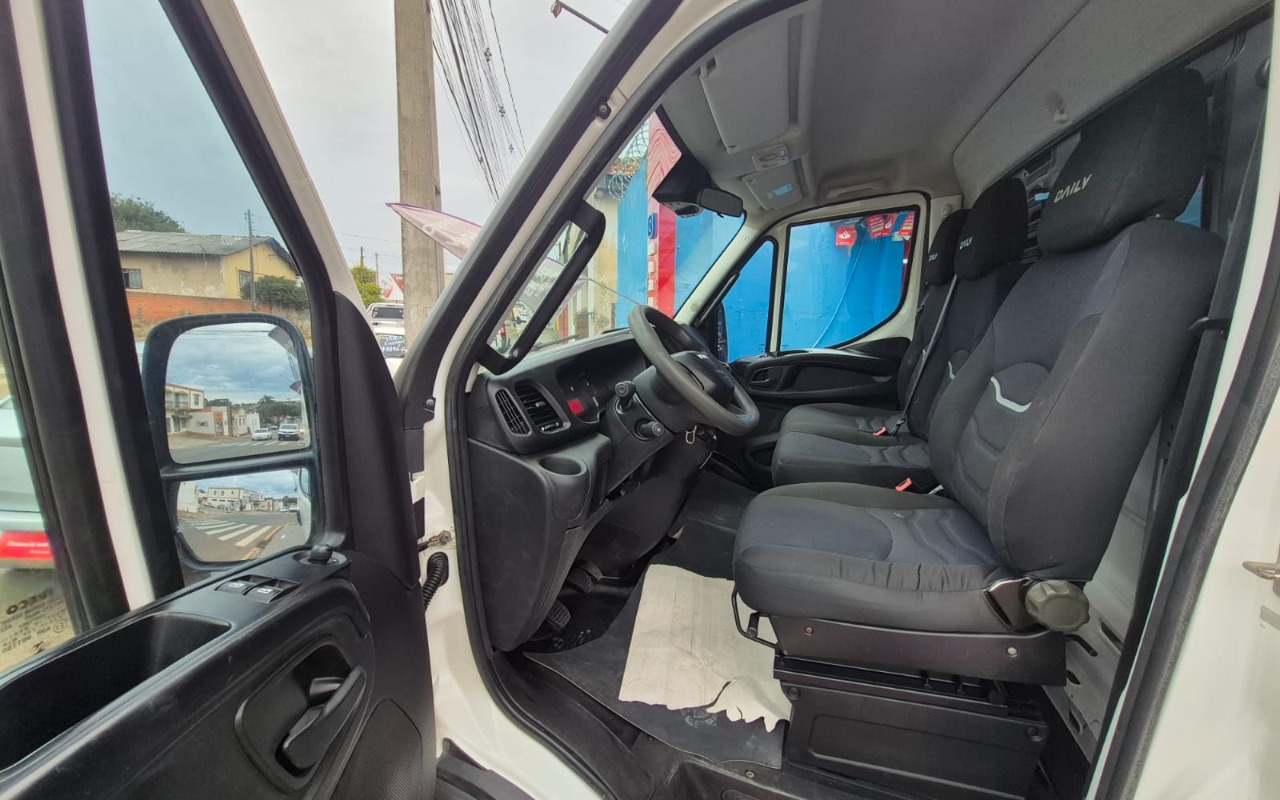 imagem-https://www.socarrao.com.br/sc-vehicle-images-prod/4362714/1792078658669-V2hhdHNBcHAgSW1hZ2UgMjAyNi0wNy0yMiBhdCAxMC4xOS4xMSAoMSkuanBlZw.jpeg