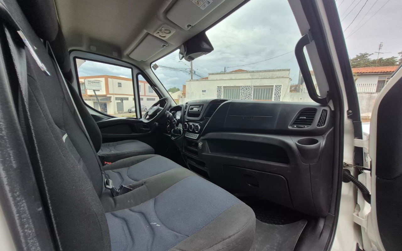 imagem-https://www.socarrao.com.br/sc-vehicle-images-prod/4362714/1792078659286-V2hhdHNBcHAgSW1hZ2UgMjAyNi0wNy0yMiBhdCAxMC4xOS4xMi5qcGVn.jpeg