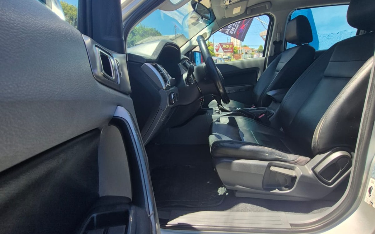 imagem-https://www.socarrao.com.br/sc-vehicle-images-prod/4362754/1792079073431-V2hhdHNBcHAgSW1hZ2UgMjAyNi0wNS0yNiBhdCAxMS4xMC4zNCAoMSkuanBlZw.jpeg