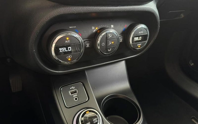 imagem-https://www.socarrao.com.br/sc-vehicle-images-prod/4363030/1792606644209-8573781_12_B_7bb97d7197.jpeg