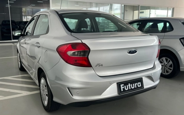 imagem-https://www.socarrao.com.br/sc-vehicle-images-prod/4363107/1792082265537-Zs1O0xY3AqBOLNIOIYc800UuSMbLzVLI.jpg